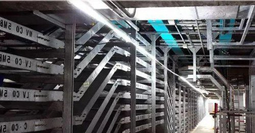 電纜橋架制造設(shè)備
